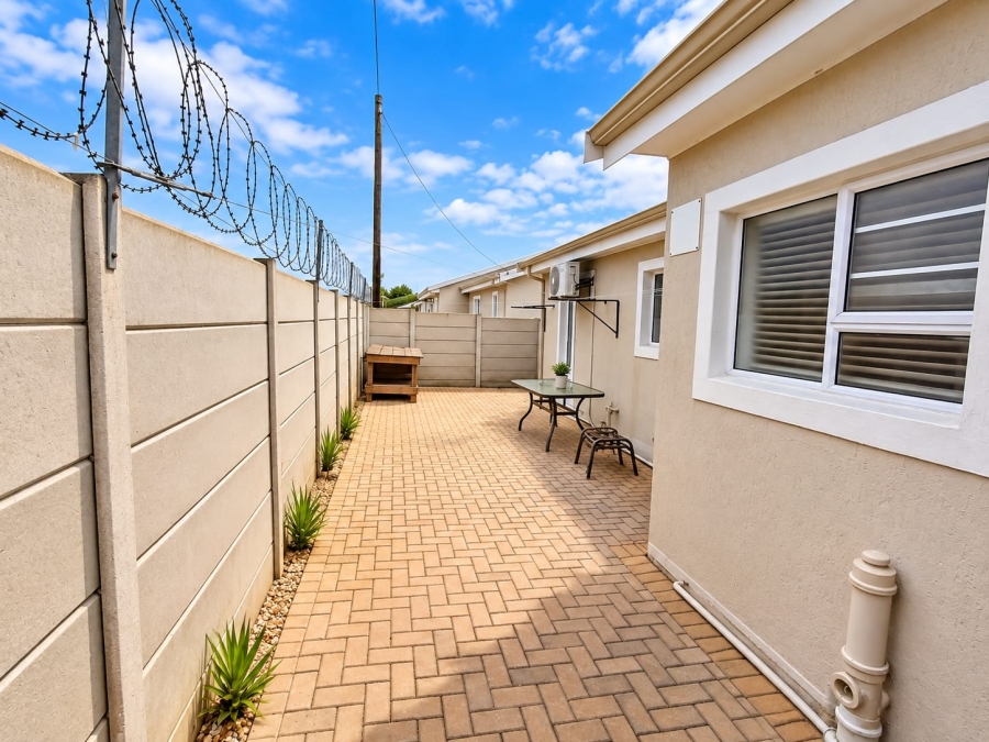 3 Bedroom Property for Sale in Heiderand Western Cape